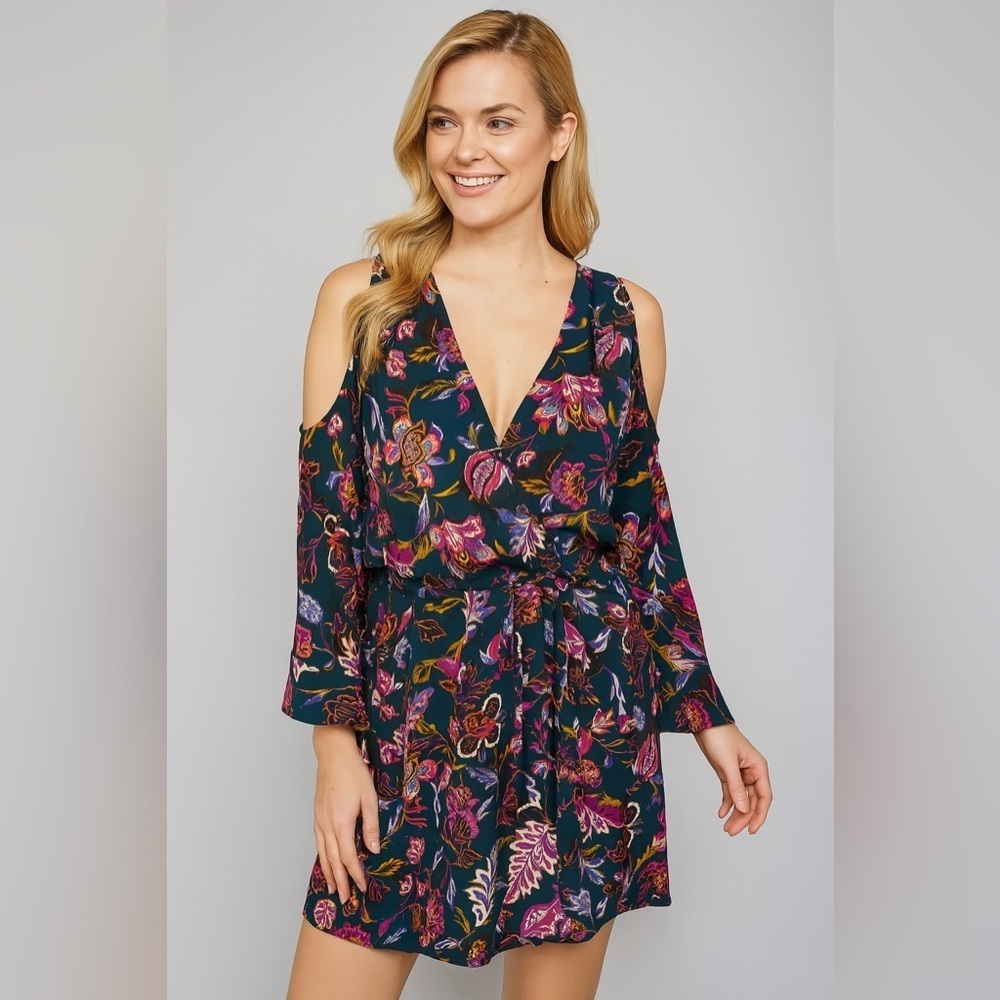 Fabrik cold shoulder S woman’s Floral V-Neck Dress